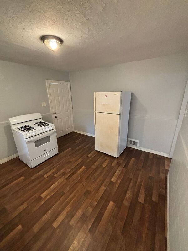 Foto del edificio - 3500 Central Pl