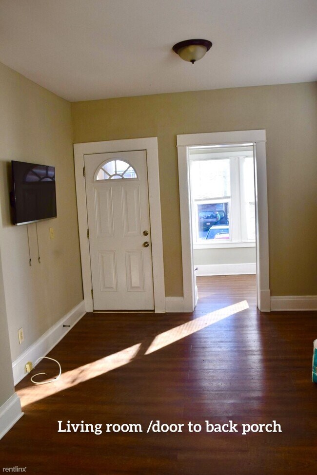 Building Photo - 3 br, 1 bath 4plex - 345 Chittenden Avenue A