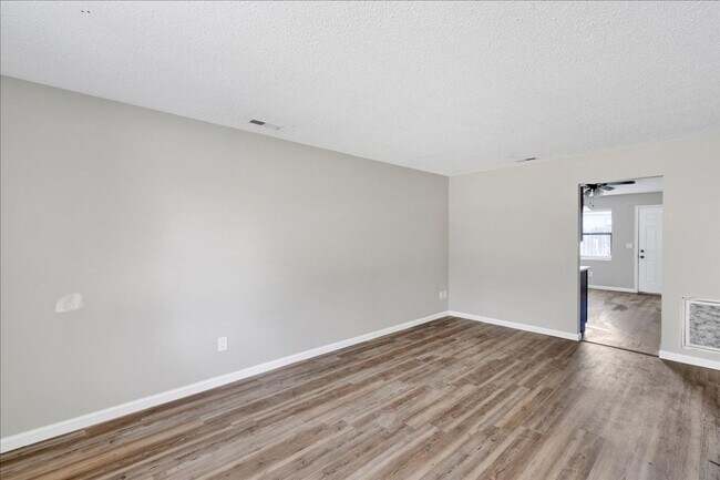 Foto del edificio - Condo for rent in Grayson Valley