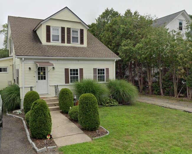 Photo - 72 Sayles Ave House