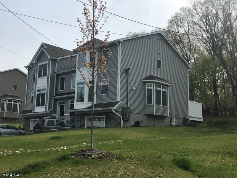 Primary Photo - 2 Carellen Pl