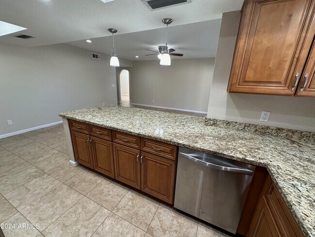 Foto del edificio - 18050 N 25th Way