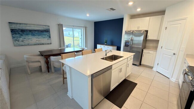 Foto del edificio - 2731 Armstrong Ave