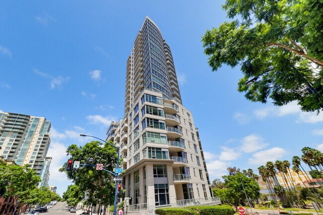 Foto del edificio - Skyline Views & Sophisticated Corner Living at Aria in Cortez Hill