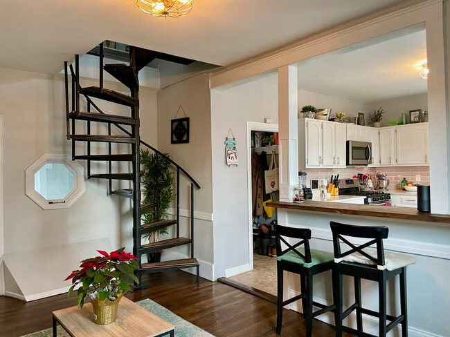 Building Photo - 38 Highland Park Ave