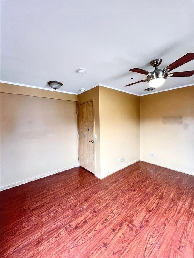 Building Photo - Charming 4-Bedroom Home in a Convenient Lo...