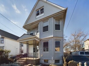 Building Photo - 255 S 19th St