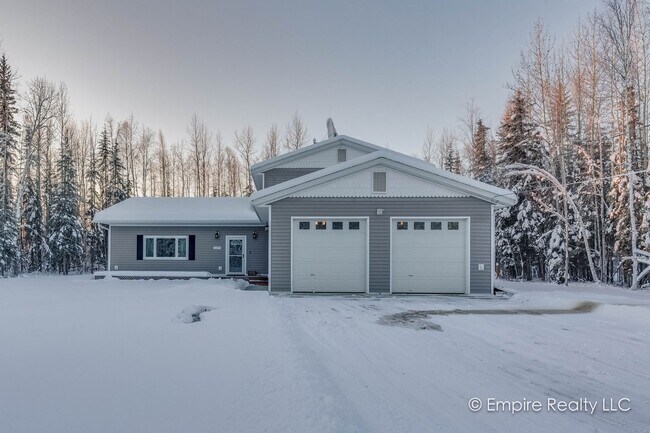 Foto del edificio - 4 BD Single Family Home in North Pole