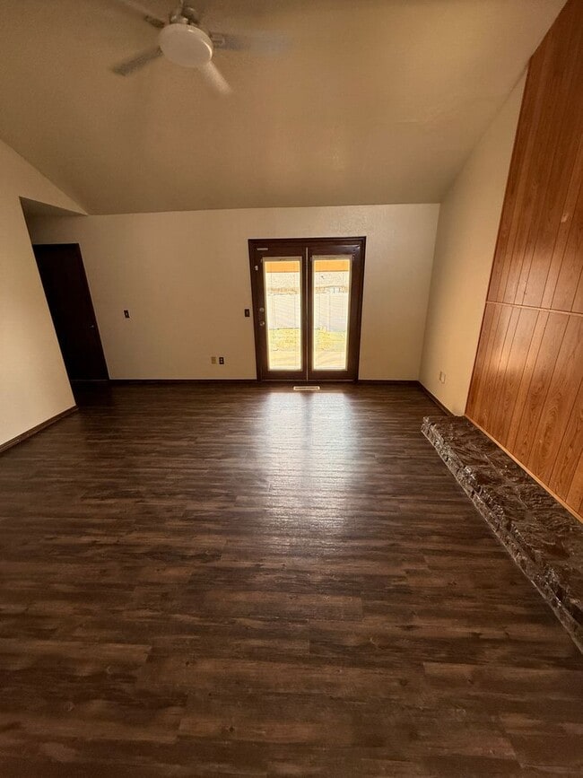Building Photo - 10213 Shadowridge Dr