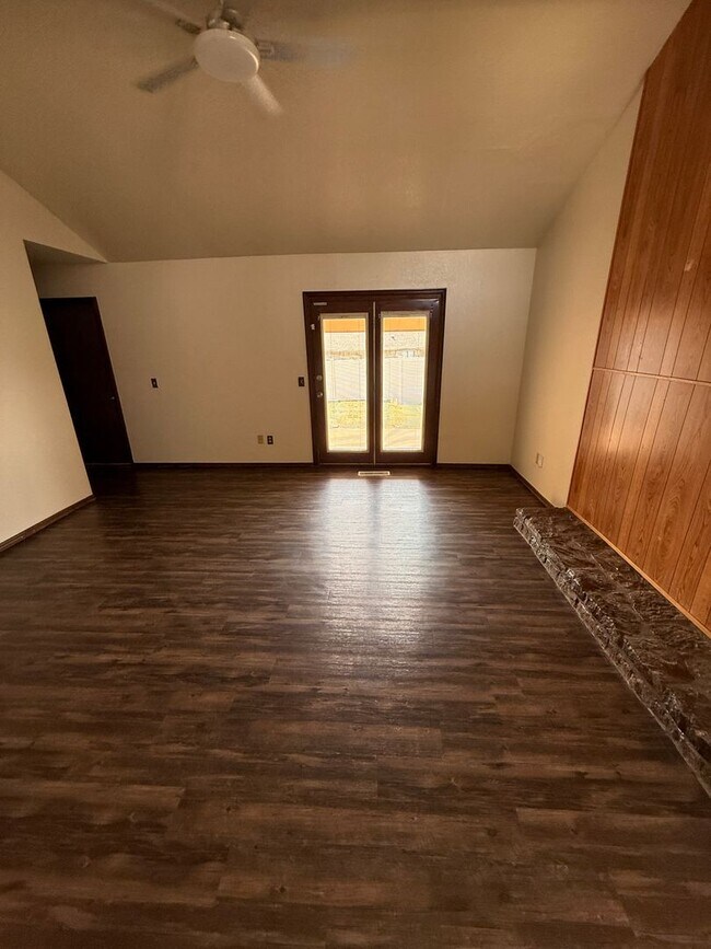 Foto del edificio - 10213 Shadowridge Dr