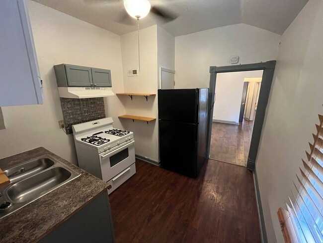 Building Photo - 15534 Turlington Ave