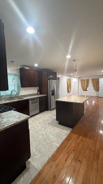 Foto del edificio - 67 Pomona Ave