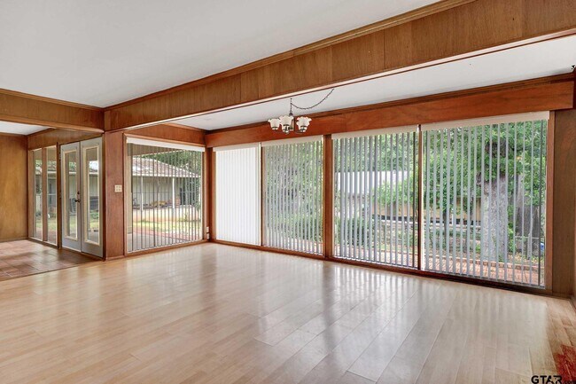 Building Photo - 3216 Hallmark Pl