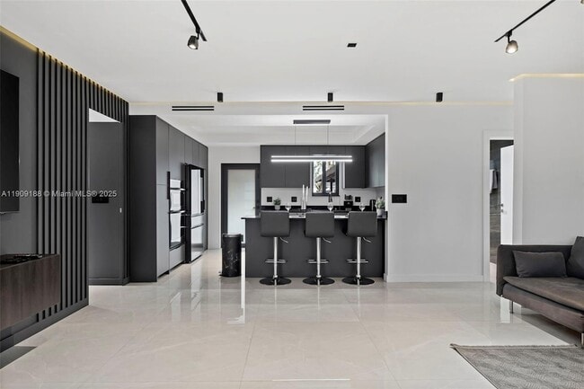 Photo - 1101 N 14th Ave House