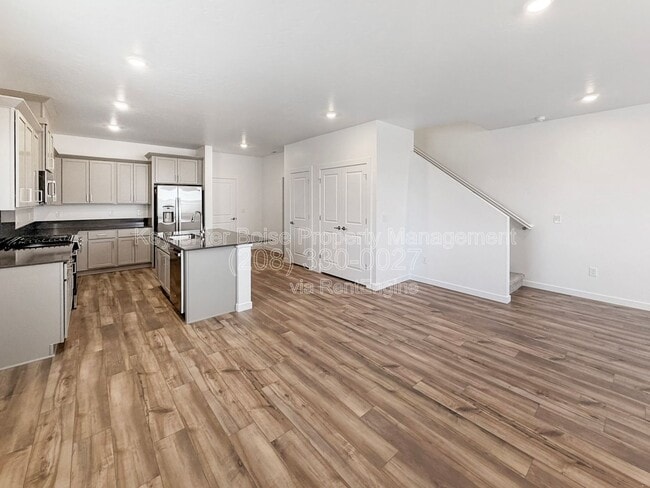 Foto del edificio - 4100 W Cirrus Ln