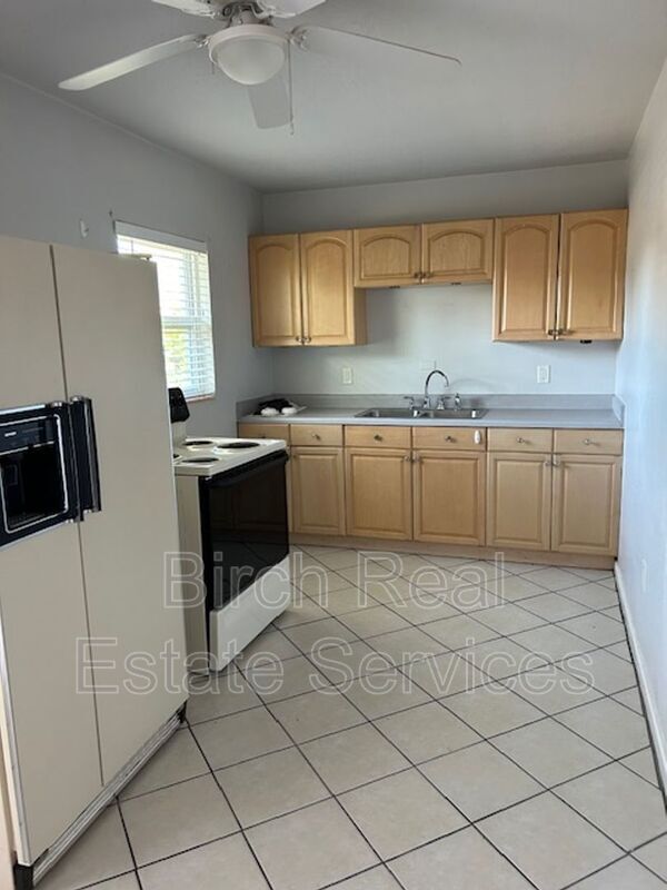 612 Highland Ave Unit Apt, Dunedin, FL 34698 Condo for Rent in