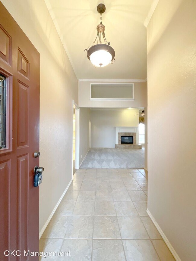 Building Photo - 3 br, 2 bath House - 2705 NW 168th Terr
