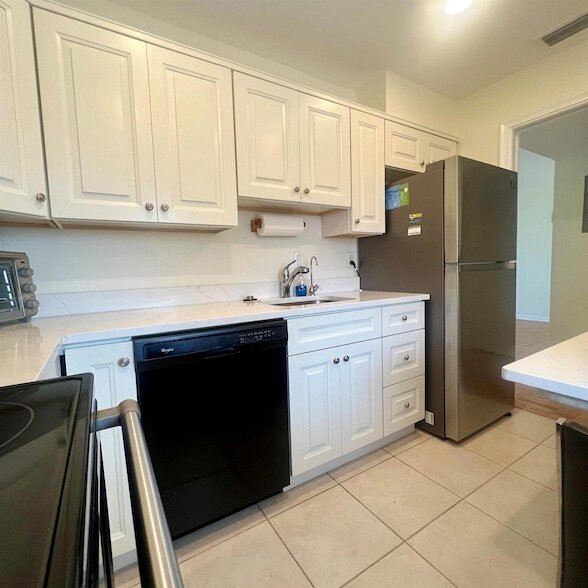 Building Photo - 5580 Tamberlane Cir
