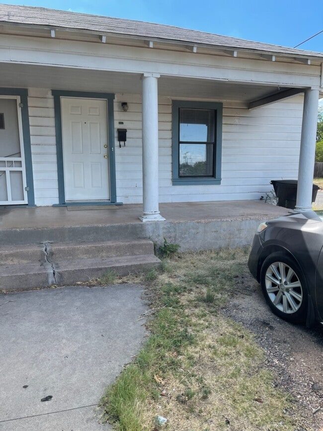 Building Photo - 1602 Palm St