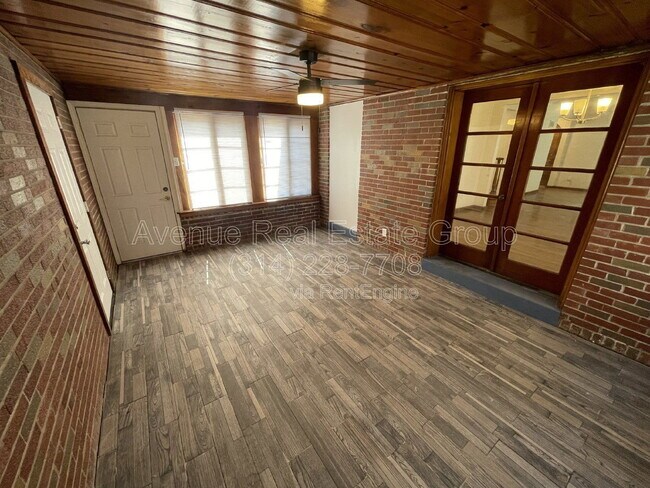 Building Photo - 2944 Moniteau Dr