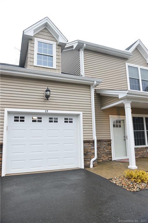 Primary Photo - 17 Brookview Cir