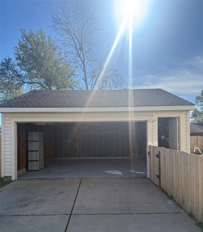 Foto del edificio - 818 Noble Springs Rd