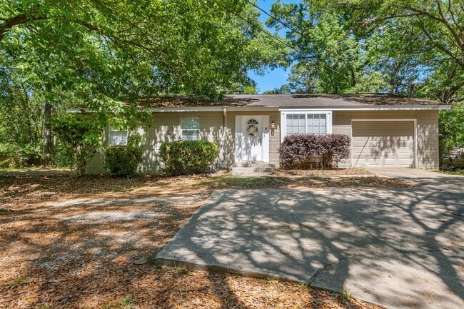 Updated Home Off Old Bainbridge Road - Updated Home Off Old Bainbridge Road