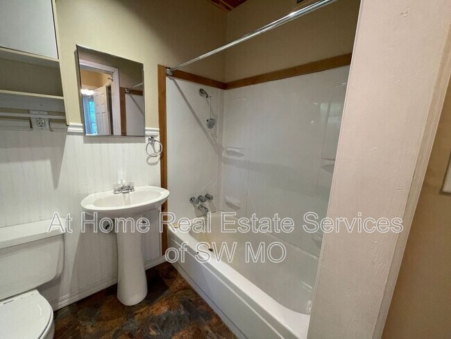 Foto del edificio - 530 W Mt Vernon St
