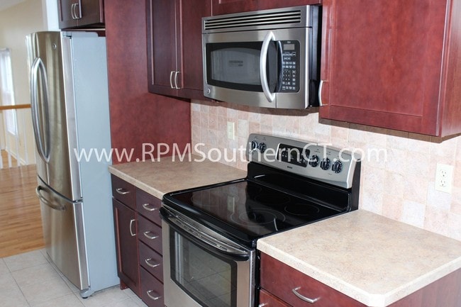 Building Photo - 926 Quinnipiac Ave
