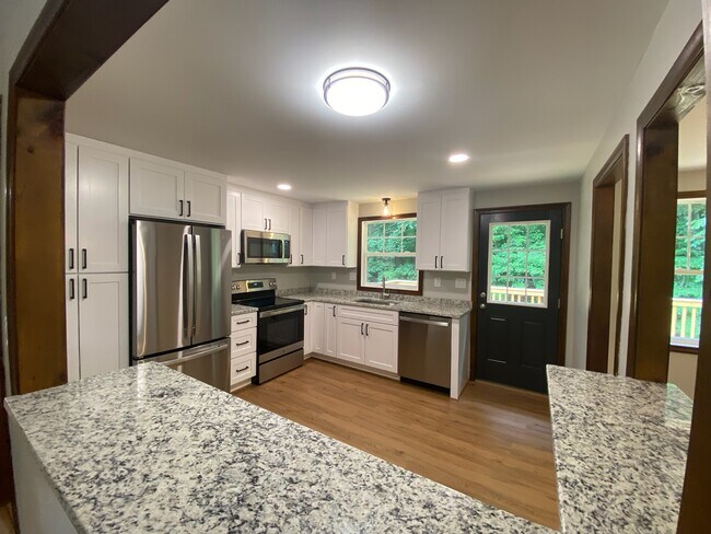 Foto del edificio - 132 Deborah Dr