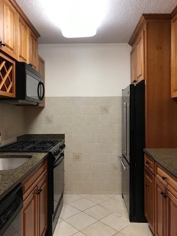 Foto del edificio - 33 Pond Ave