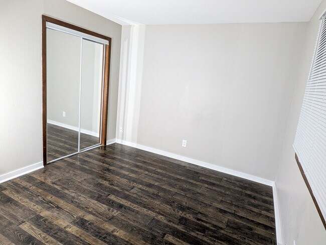 Foto del edificio - 5182 Seaton Hall Dr
