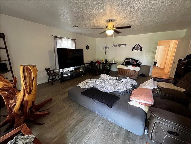 Foto del edificio - 1110 W Elder Ave