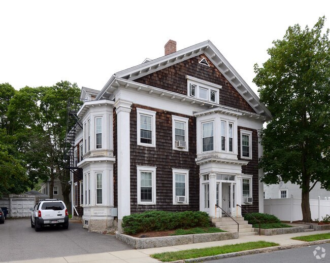 111 Summer St, New Bedford, MA 02740 Apartments New Bedford, MA