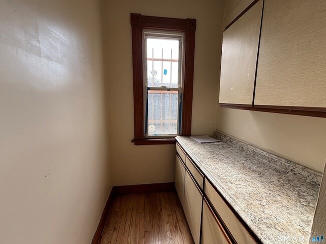 Building Photo - 1231 State St