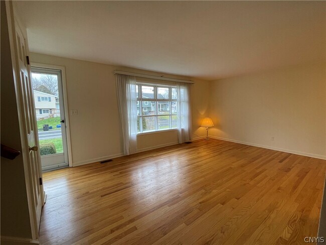 Foto del edificio - 17 Juneberry Ln