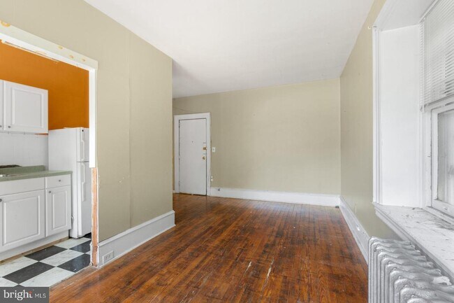 Building Photo - 6500 Lincoln Dr