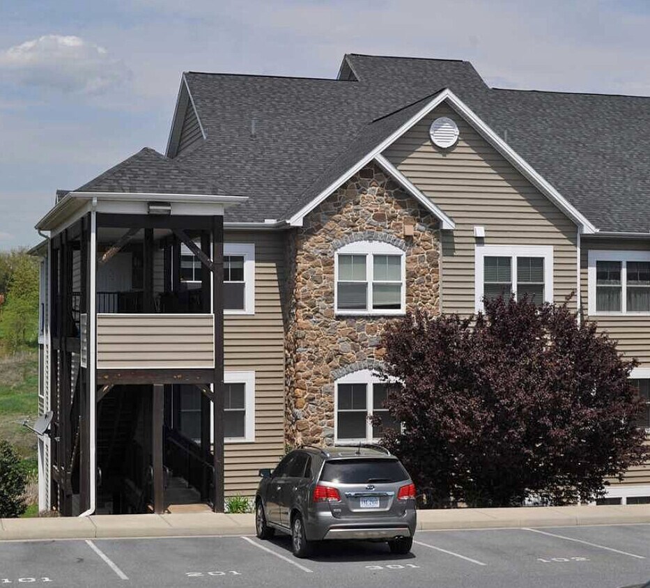 1290 Constitution Ct, Harrisonburg, VA 22802 Condo for Rent in