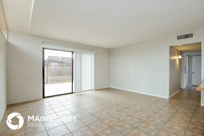Foto del edificio - 8125 E Hayne St
