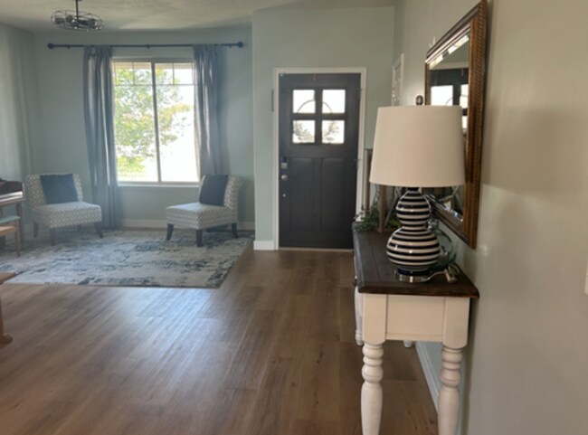 Building Photo - Spacious 6-Bedroom Home – Lehi, Saddle Ridge Community