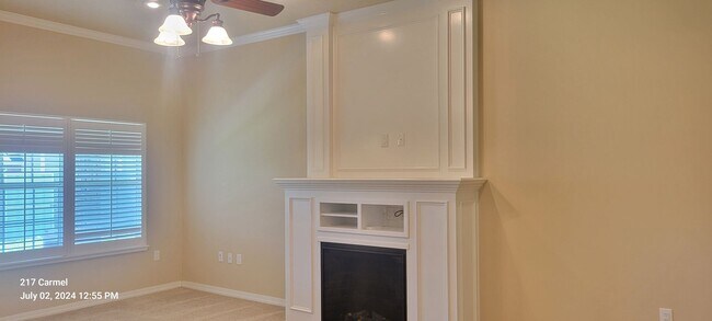 Foto del edificio - IMPRESSIVE LARGE HOME IN NORTHEAST CLOVIS