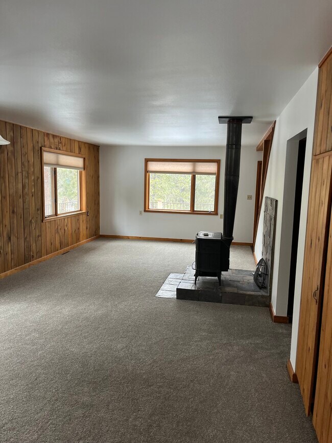 Foto del edificio - 304 Cabin Creek Rd