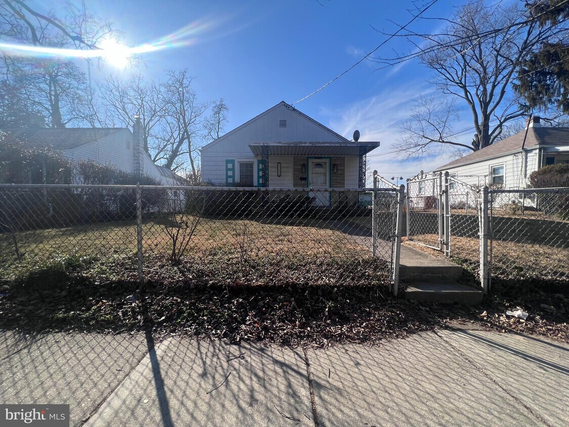 Primary Photo - 5604 29th Ave