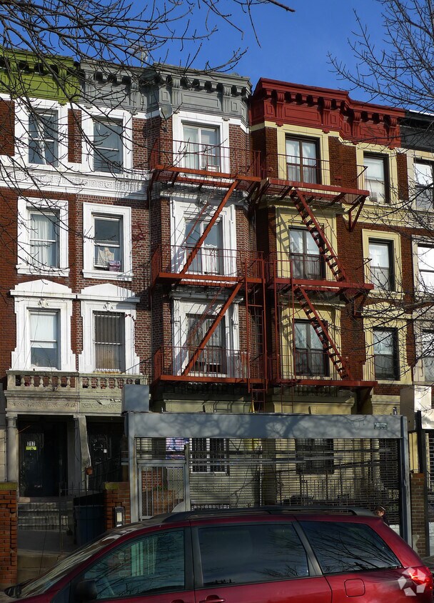 Foto del edificio - 719 Eastern Pky