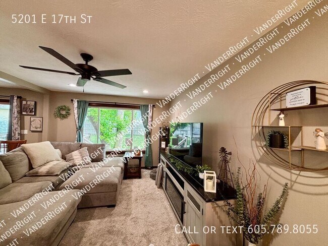 Foto del edificio - 5201 E 17th St