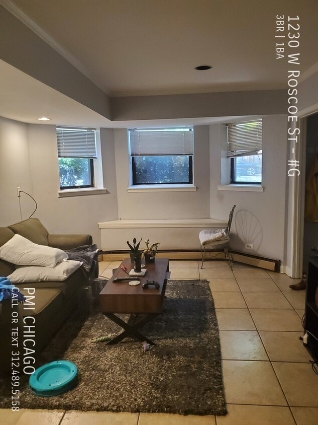 Primary Photo - 1230 W Roscoe St