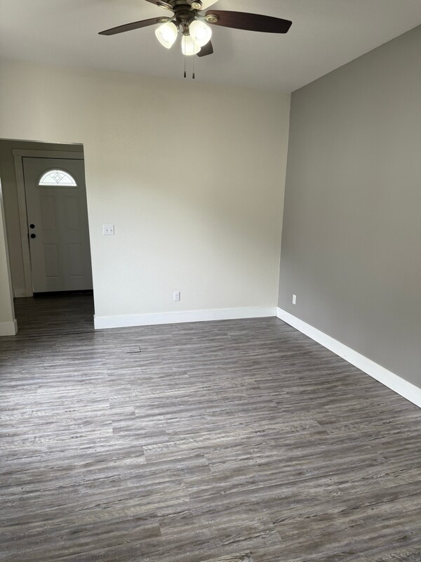 Primary Photo - 702 9th St SW