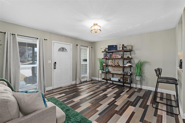 Foto del edificio - 5808 Locke Ave