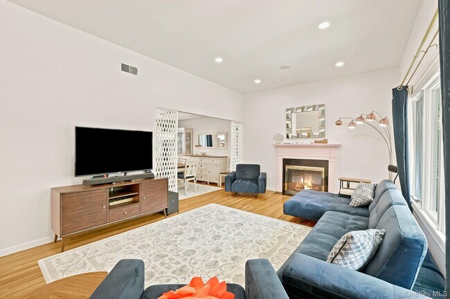 Foto del edificio - 80 Hickory Hill Dr