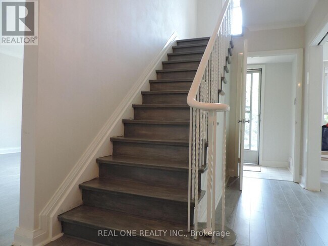 Photo du bâtiment - 616 Briar Hill Ave